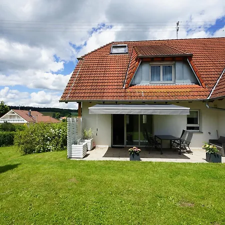 公寓 Mit Gemuetlicher Terrasse Im Nordschwarzwald